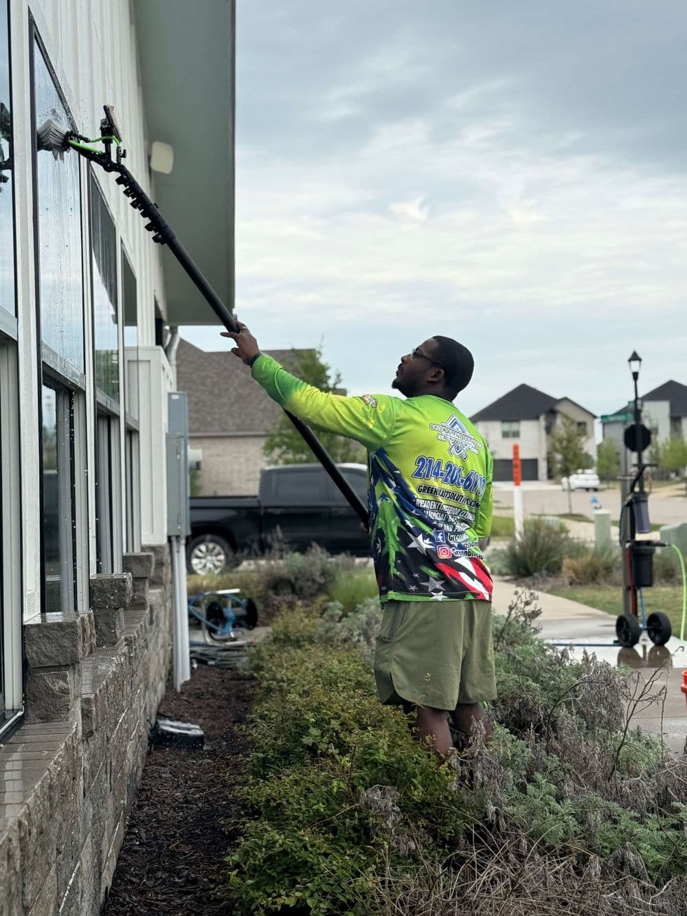 HOA Window Cleaning Excellence in Frisco TX image